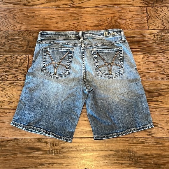Kut From The Kloth Catherine Boyfriend Short Size 6 - Picture 2 of 16
